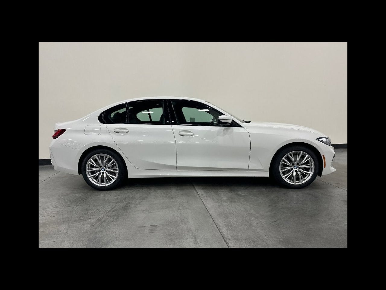 2023 BMW 3 Series 330i