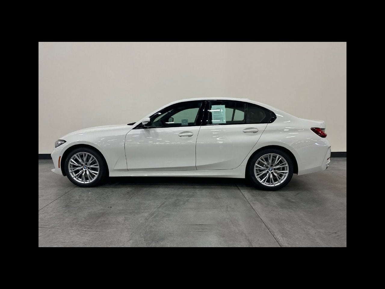 2023 BMW 3 Series 330i