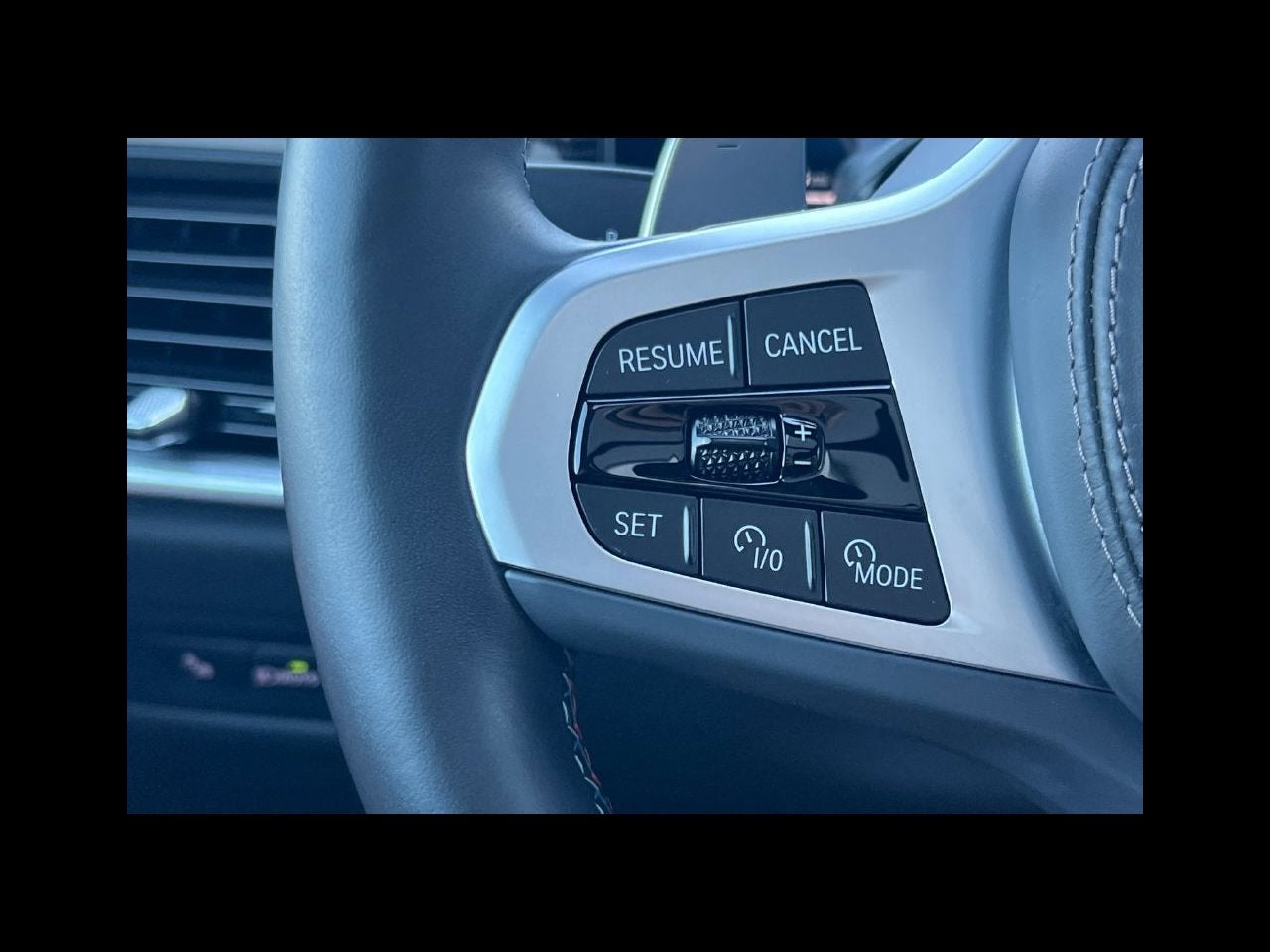 2024 BMW X5 M60i