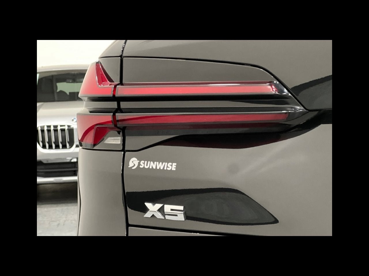 2024 BMW X5 M60i