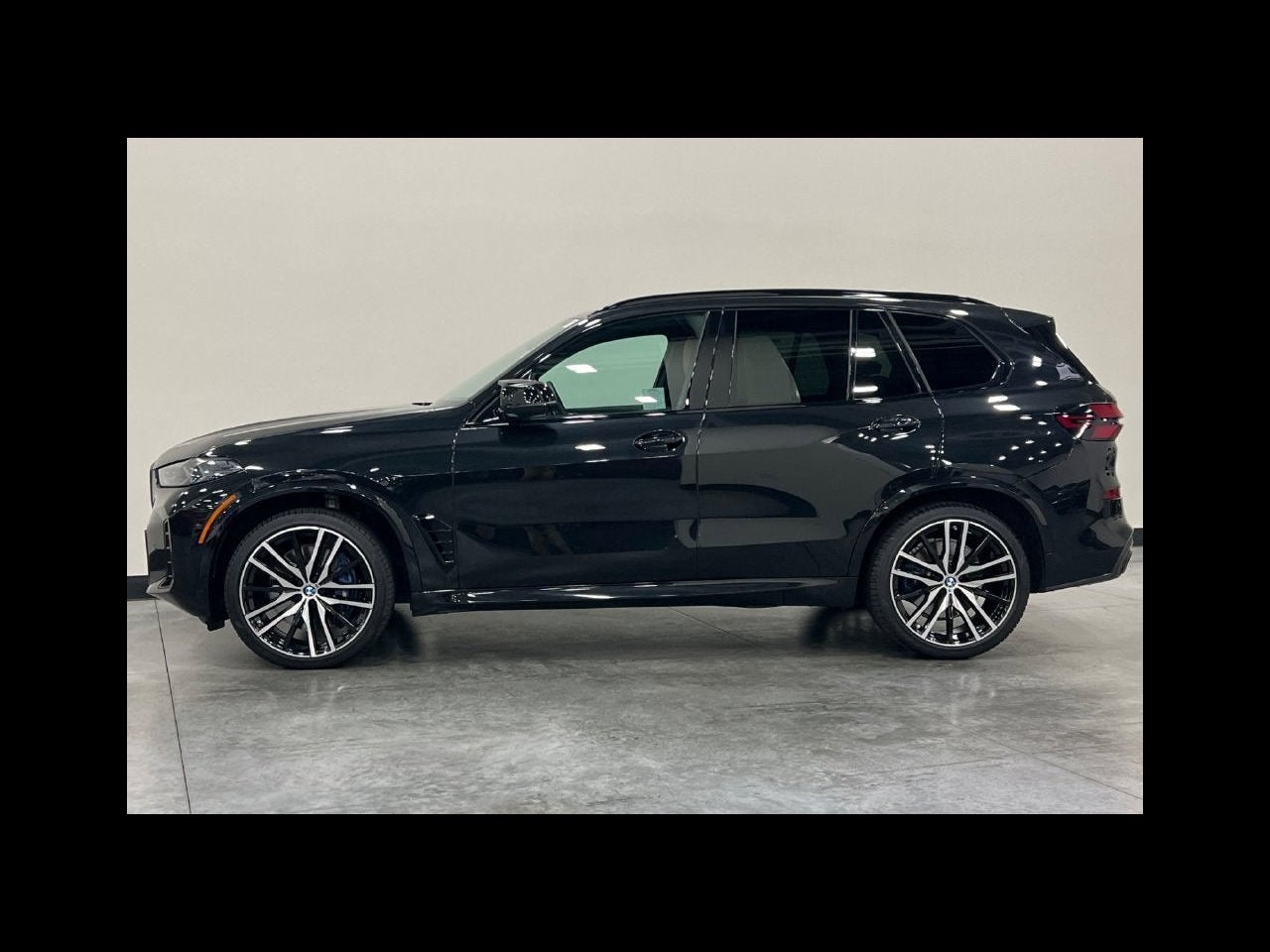 2024 BMW X5 M60i