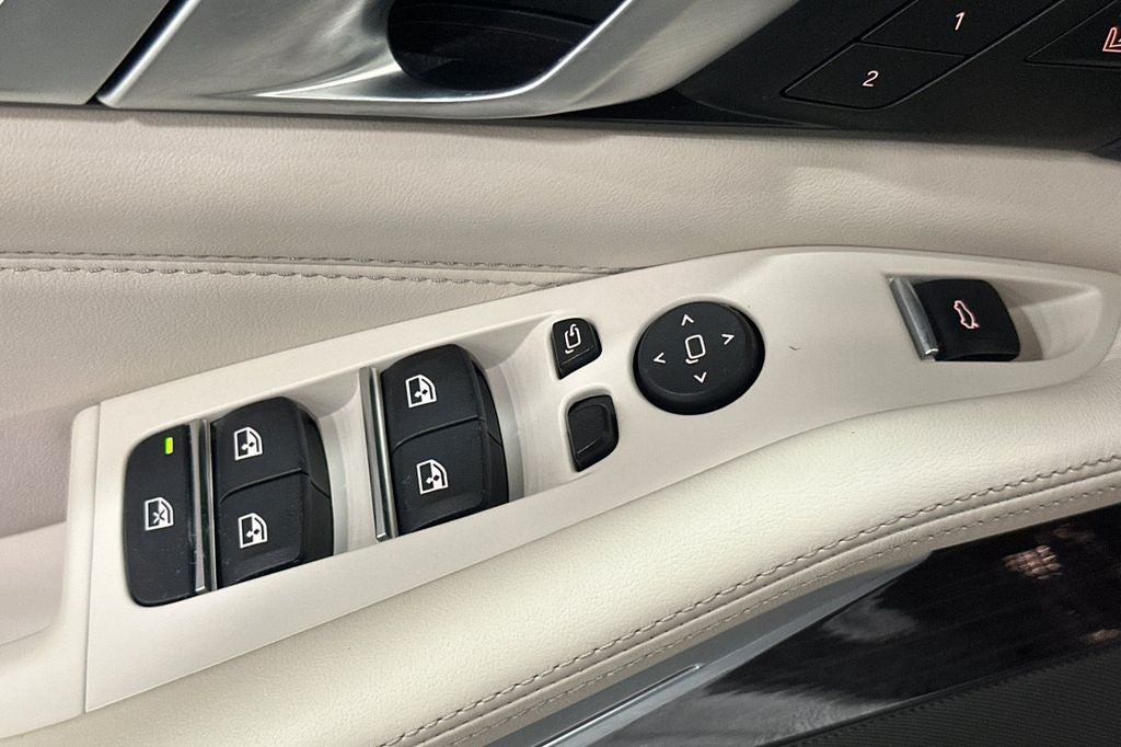2020 BMW X5 M50i