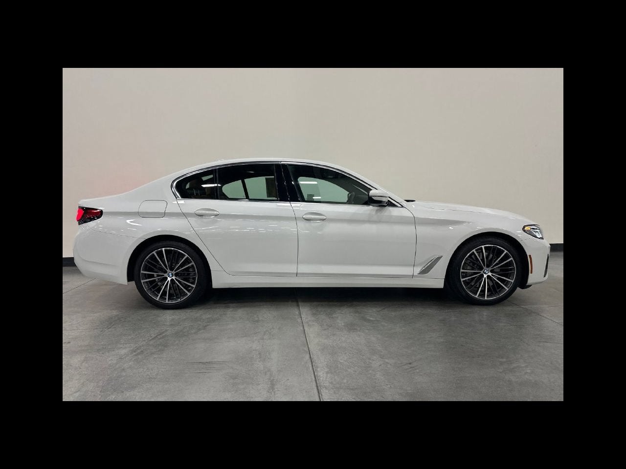 2023 BMW 5 Series 530i