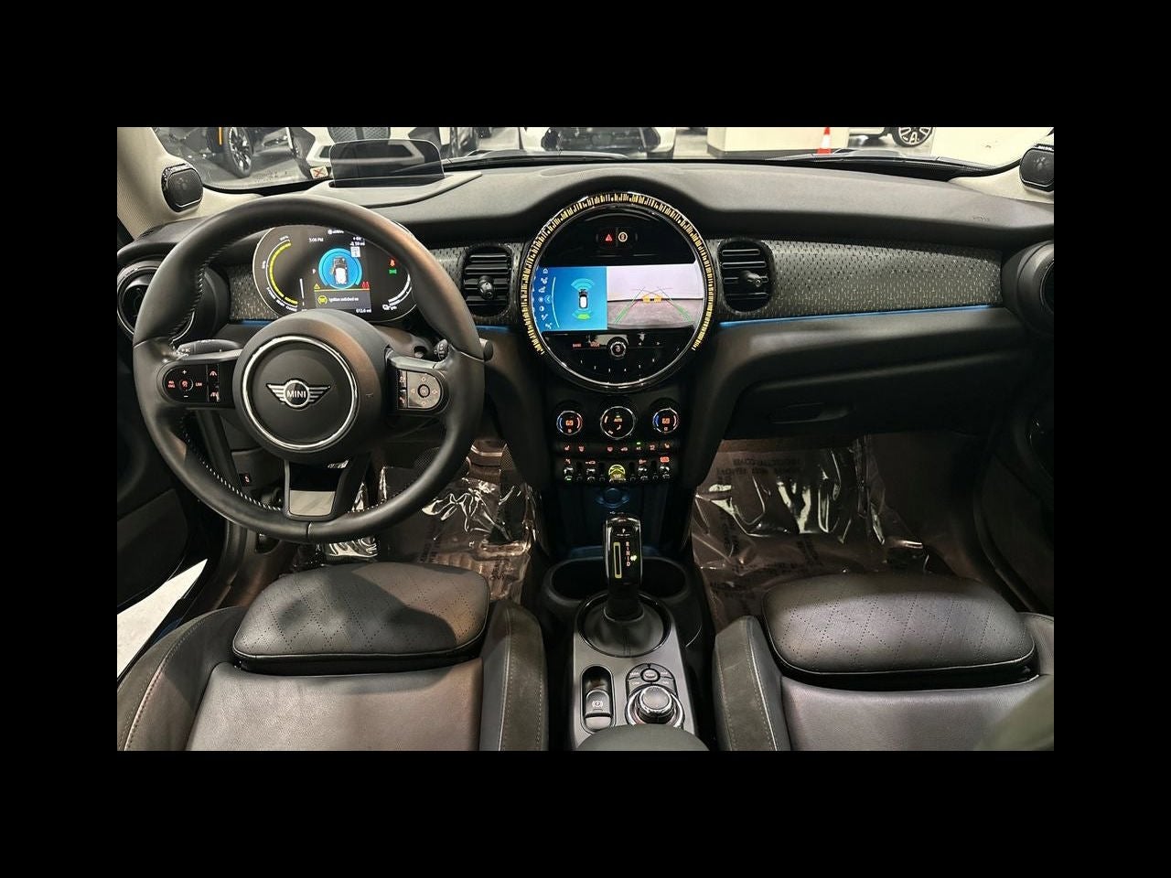 2024 MINI HARDTOP 2 DOOR Iconic
