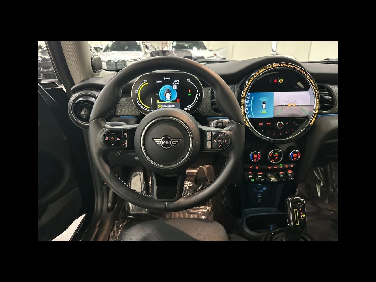 2024 MINI HARDTOP 2 DOOR Iconic