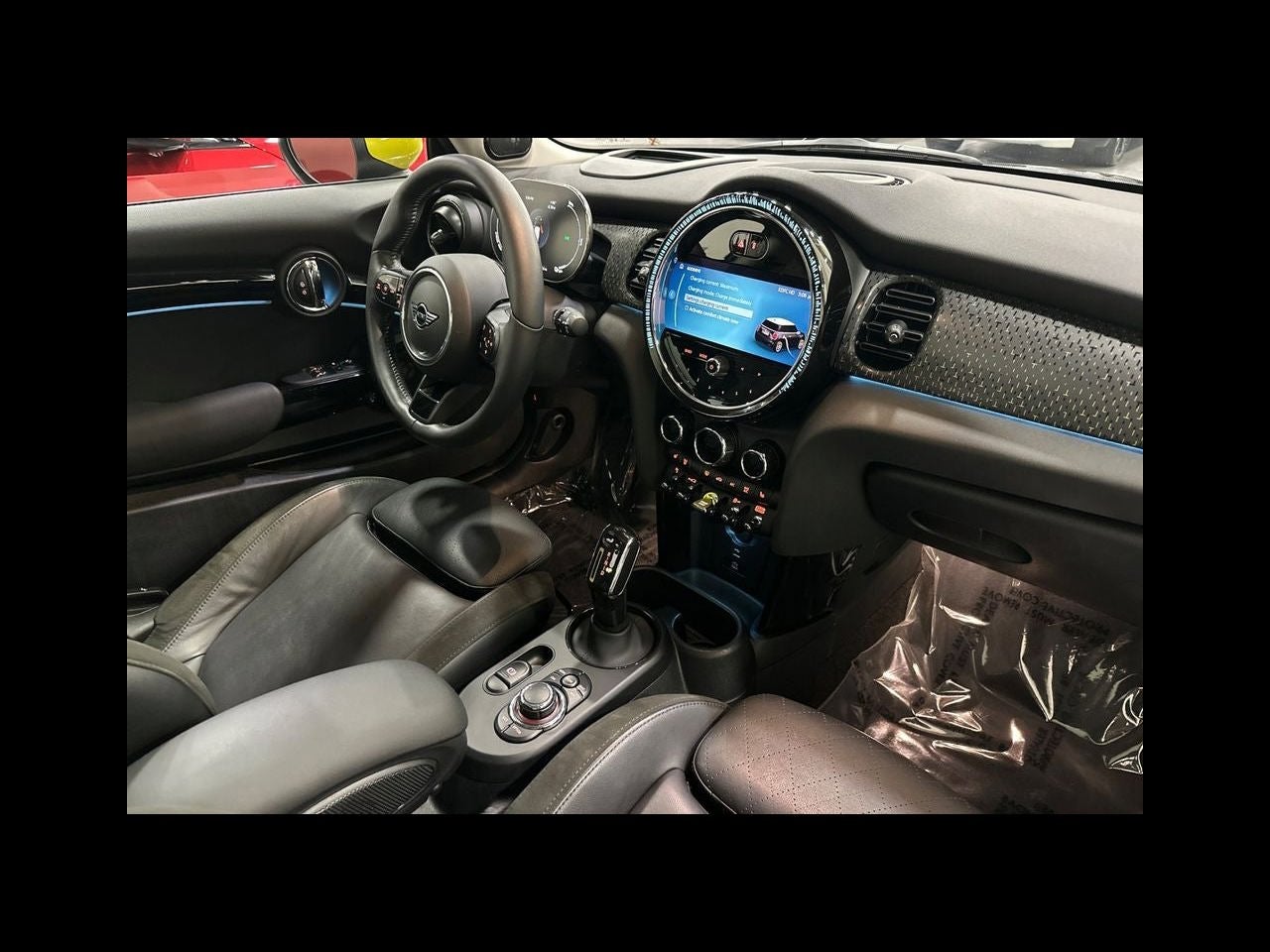2024 MINI HARDTOP 2 DOOR Iconic