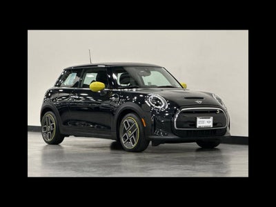 2024 MINI HARDTOP 2 DOOR Iconic