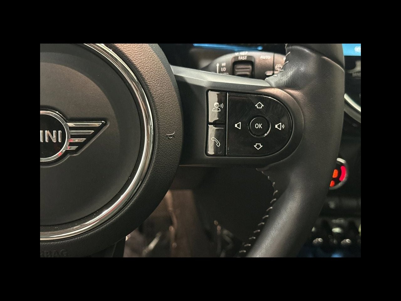 2024 MINI HARDTOP 2 DOOR Iconic
