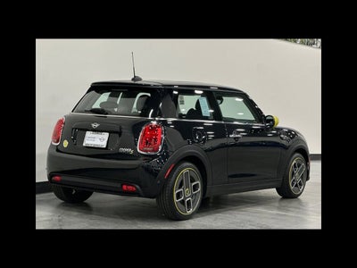2024 MINI HARDTOP 2 DOOR Iconic