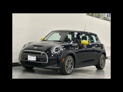 2024 MINI HARDTOP 2 DOOR Iconic
