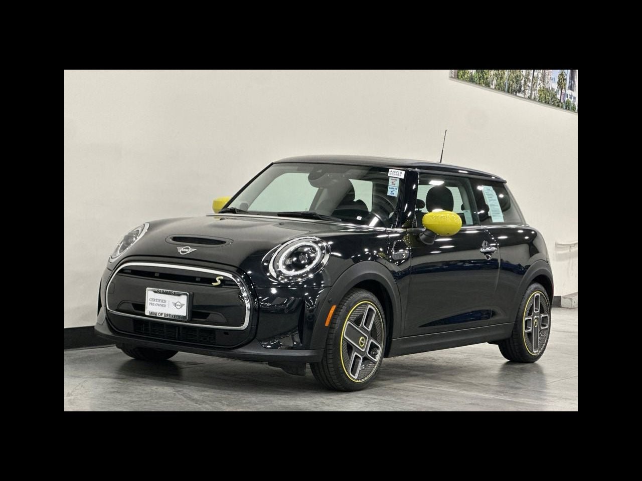 2024 MINI HARDTOP 2 DOOR Iconic