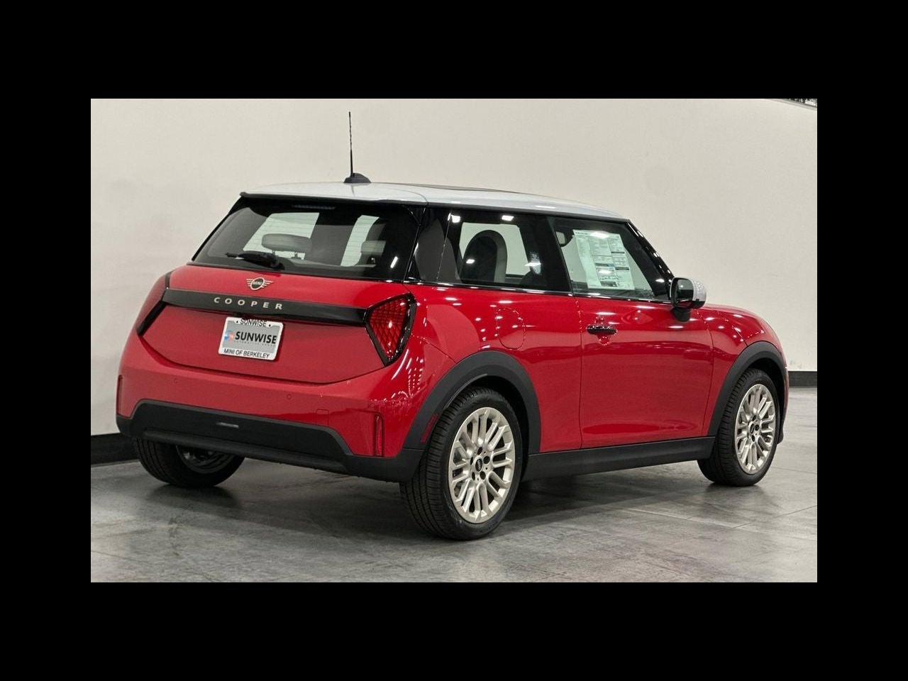 2027 MINI 2 DOOR SIGNATURE PLUS