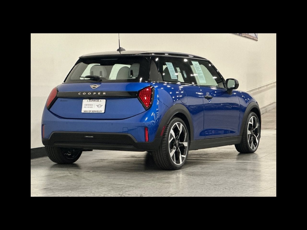 2025 MINI HARDTOP 2 DOOR OXFORD EDITION