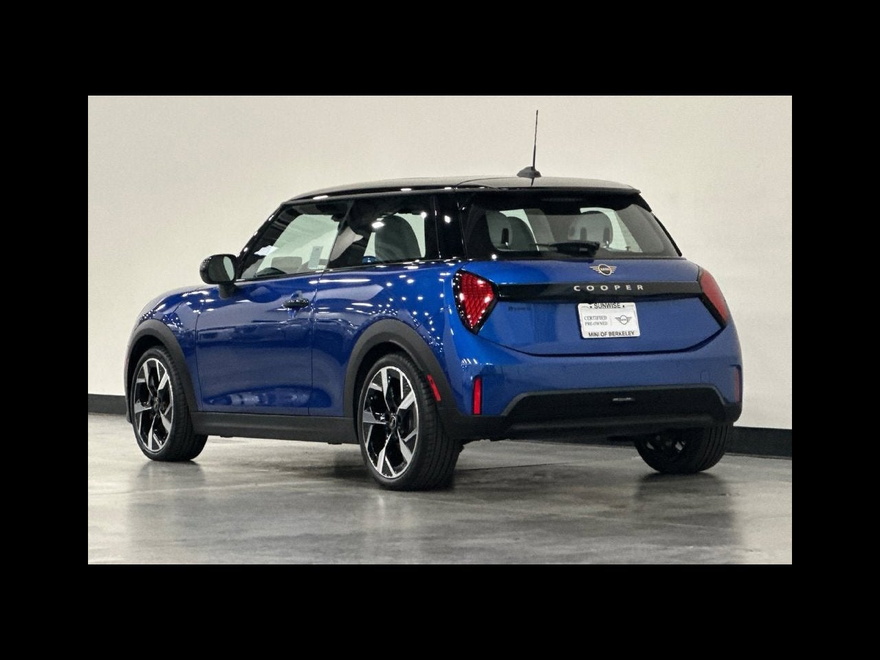 2025 MINI HARDTOP 2 DOOR OXFORD EDITION