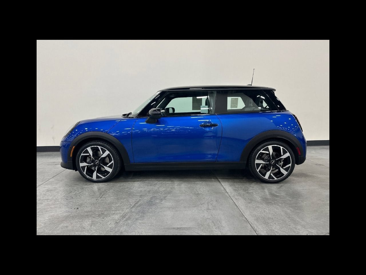 2025 MINI HARDTOP 2 DOOR OXFORD EDITION