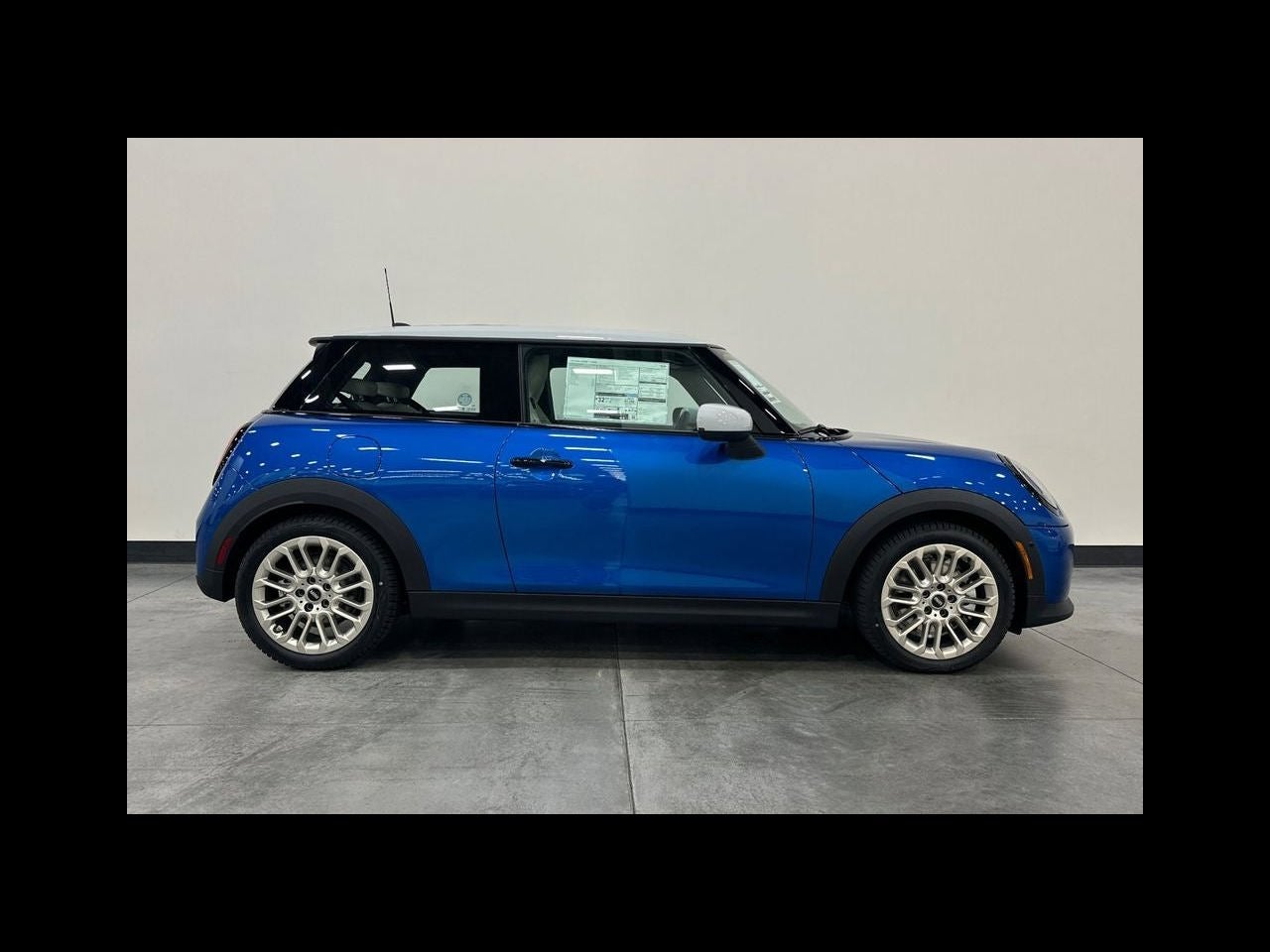 2026 MINI 2 DOOR SIGNATURE PLUS