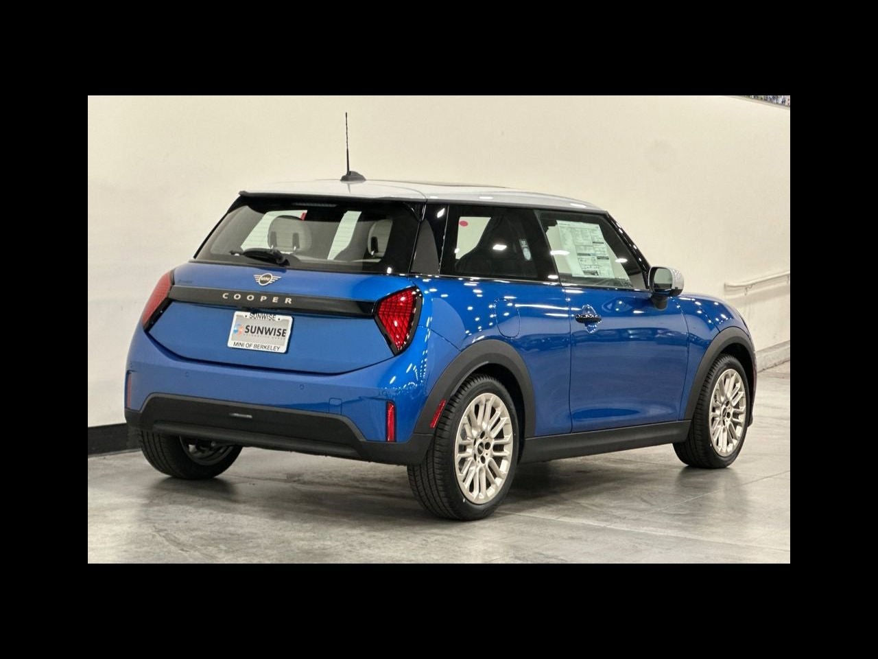 2026 MINI 2 DOOR SIGNATURE PLUS