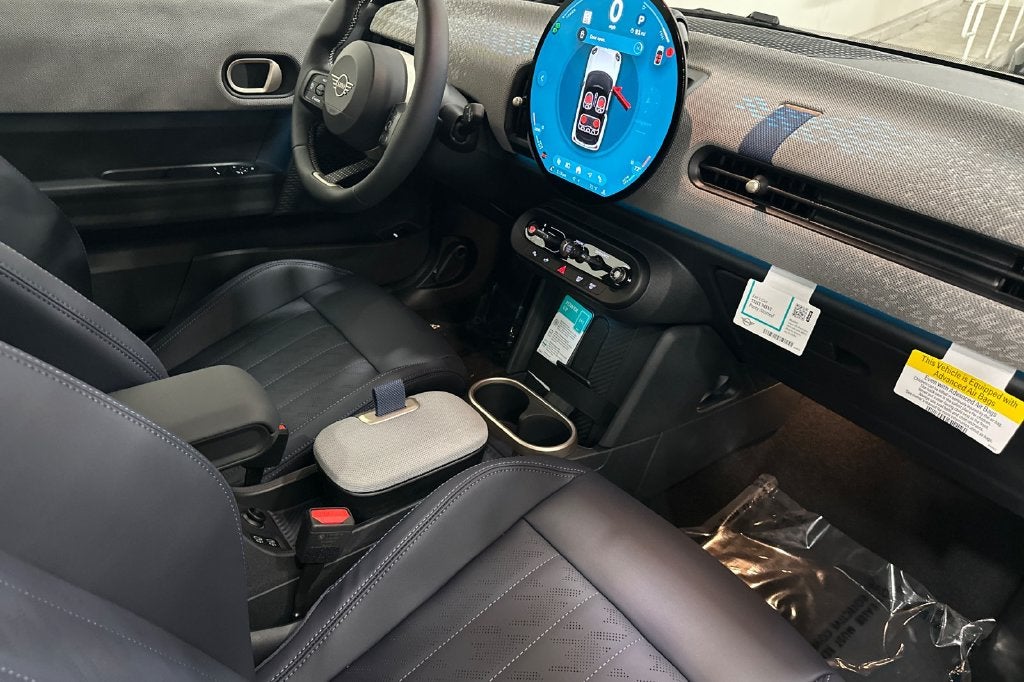 2027 MINI 2 DOOR SIGNATURE PLUS