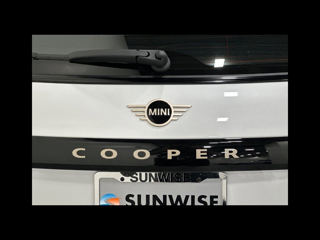 2027 MINI 2 DOOR SIGNATURE PLUS