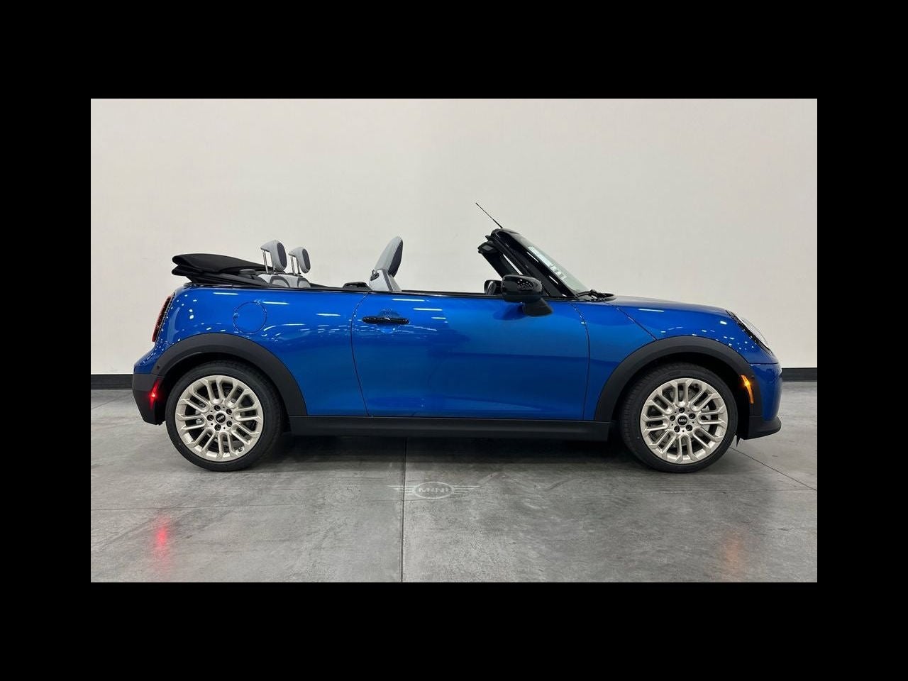 2026 MINI CONVERTIBLE SIGNATURE PLUS
