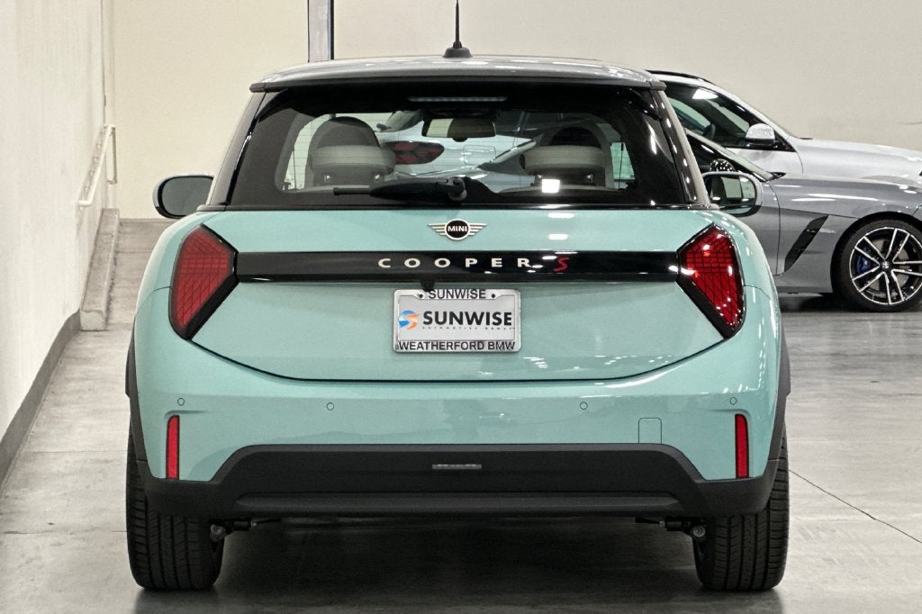 2027 MINI 2 DOOR SIGNATURE PLUS