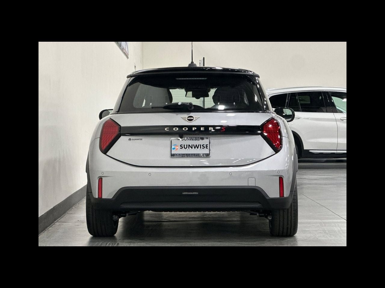 2026 MINI 2 DOOR ICONIC