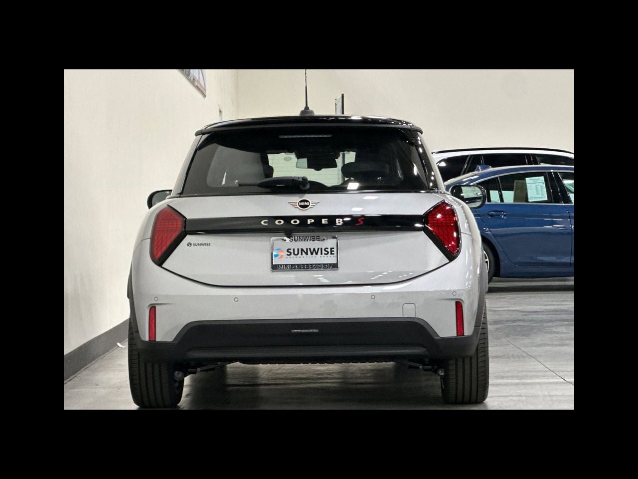 2026 MINI 2 DOOR ICONIC