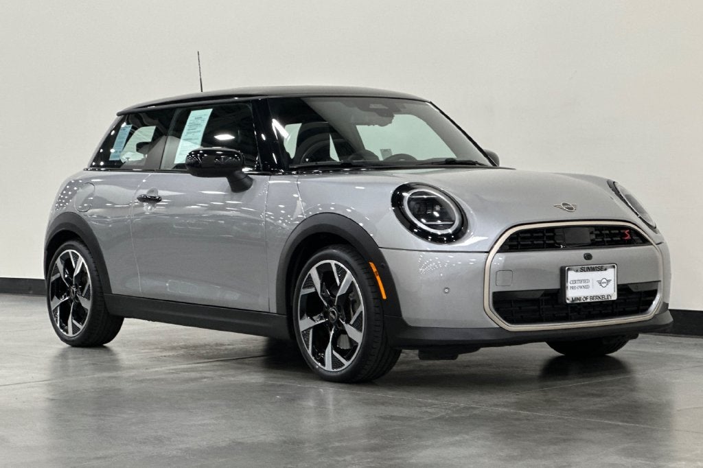 2025 MINI HARDTOP 2 DOOR Iconic
