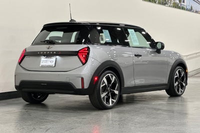 2025 MINI HARDTOP 2 DOOR Iconic