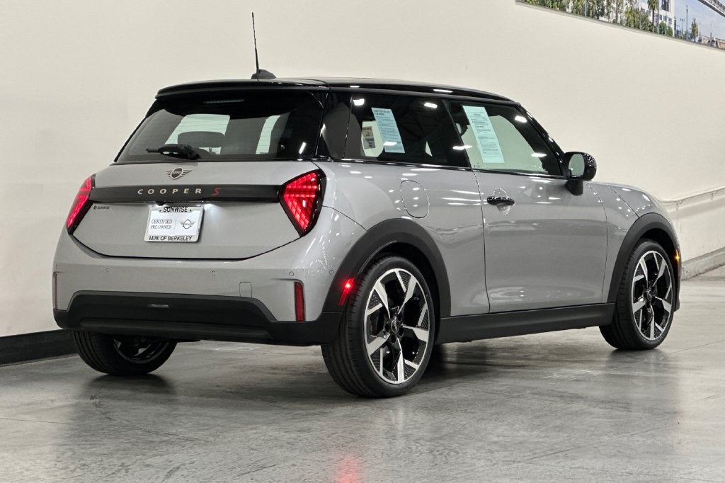 2025 MINI HARDTOP 2 DOOR Iconic