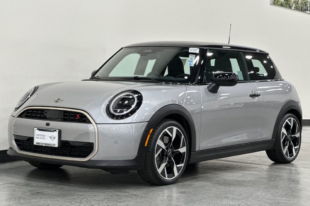 2025 MINI HARDTOP 2 DOOR Iconic