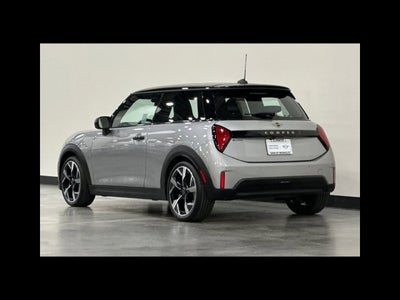 2025 MINI HARDTOP 2 DOOR Iconic
