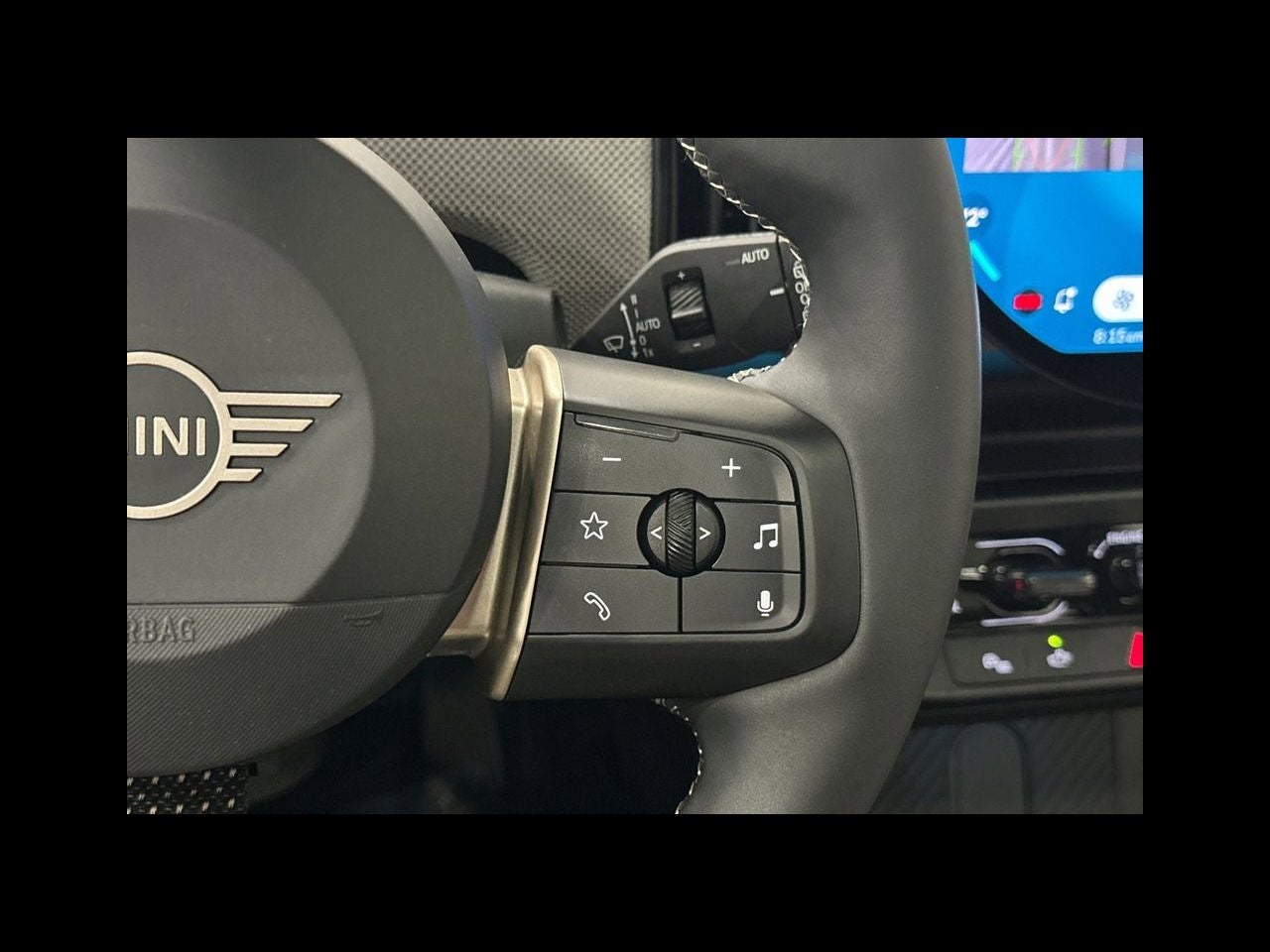 2025 MINI HARDTOP 2 DOOR Iconic