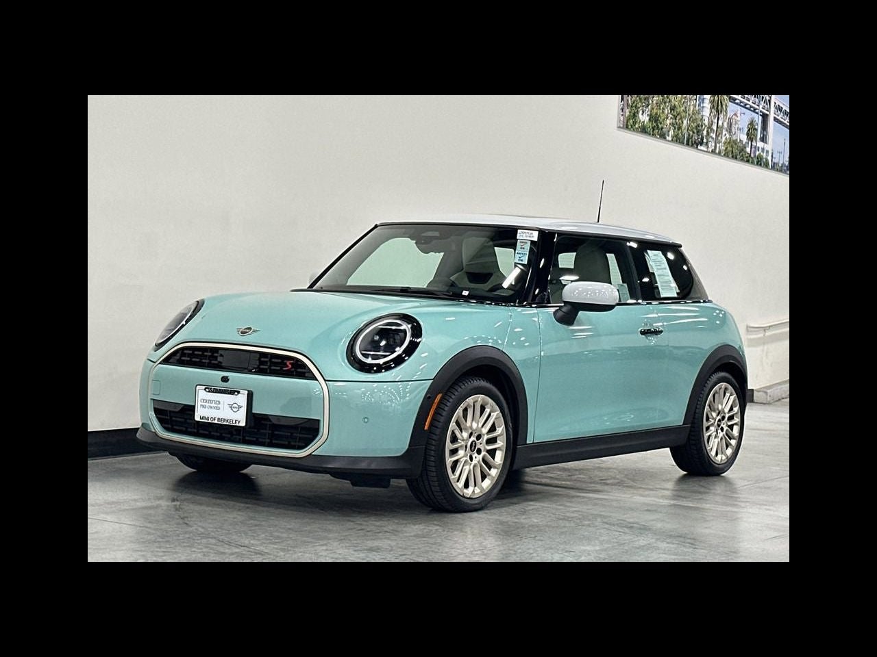 2025 MINI HARDTOP 2 DOOR Iconic