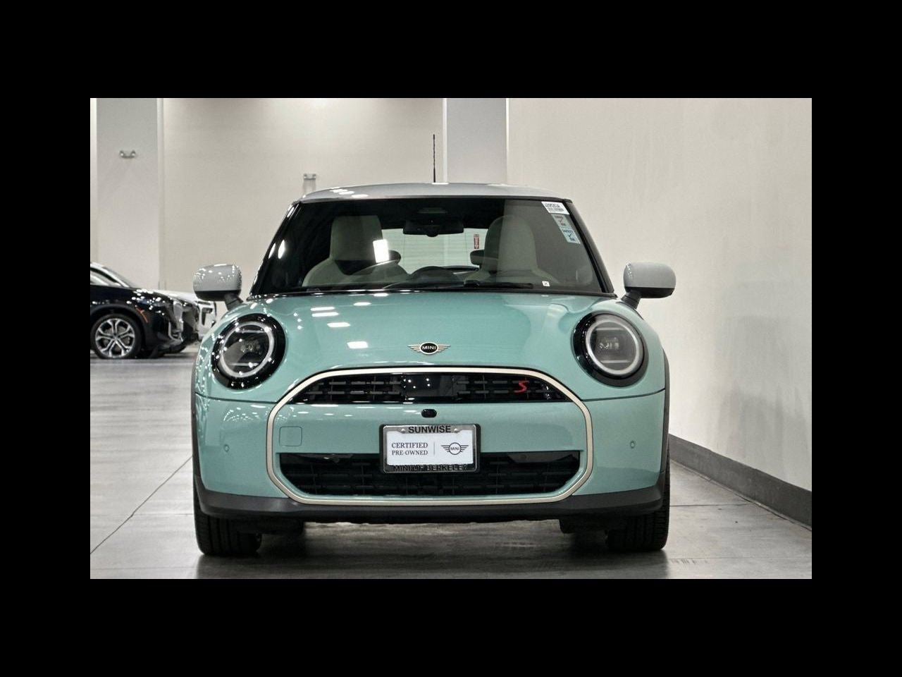 2025 MINI HARDTOP 2 DOOR Iconic