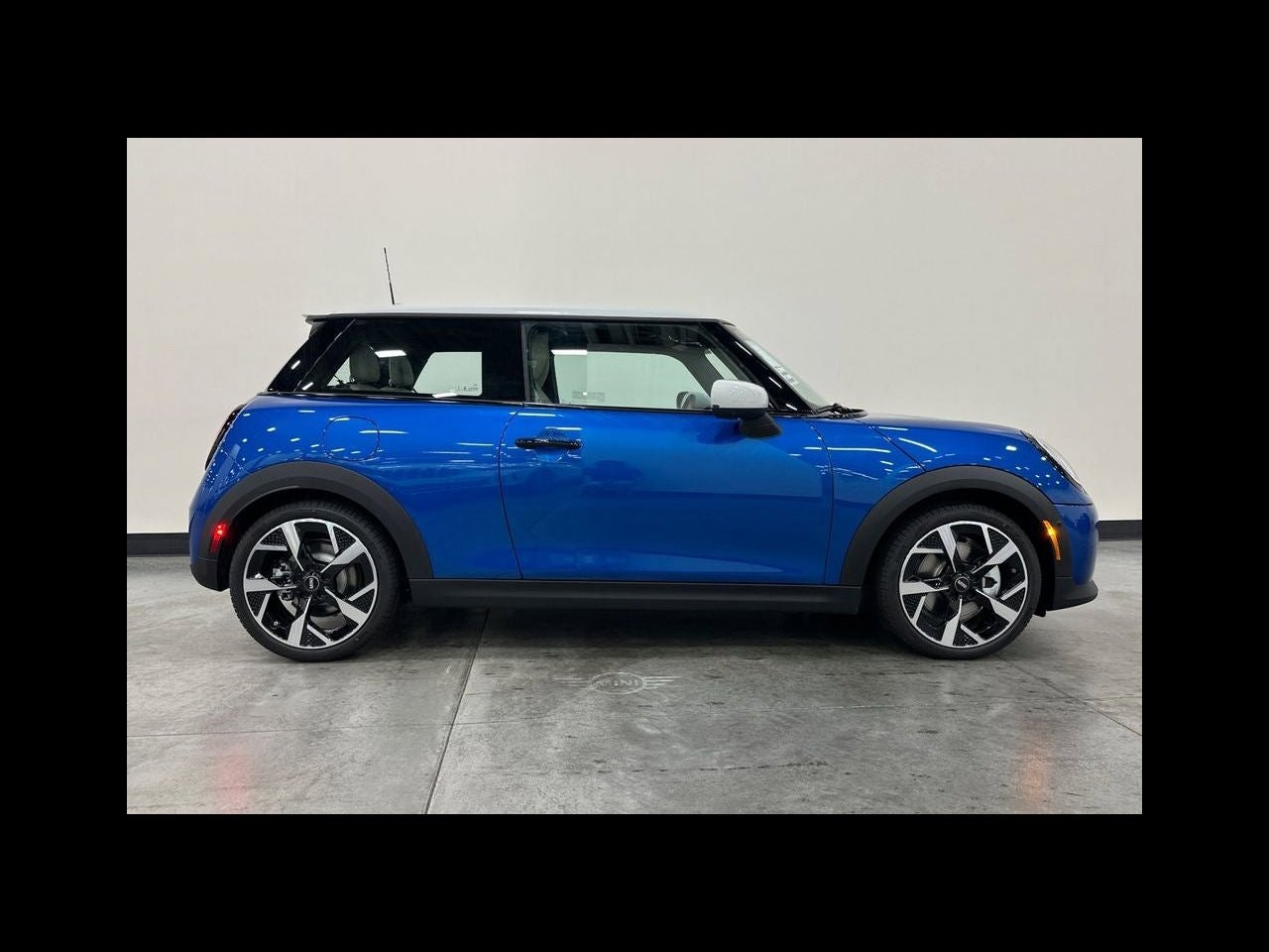 2026 MINI 2 DOOR ICONIC
