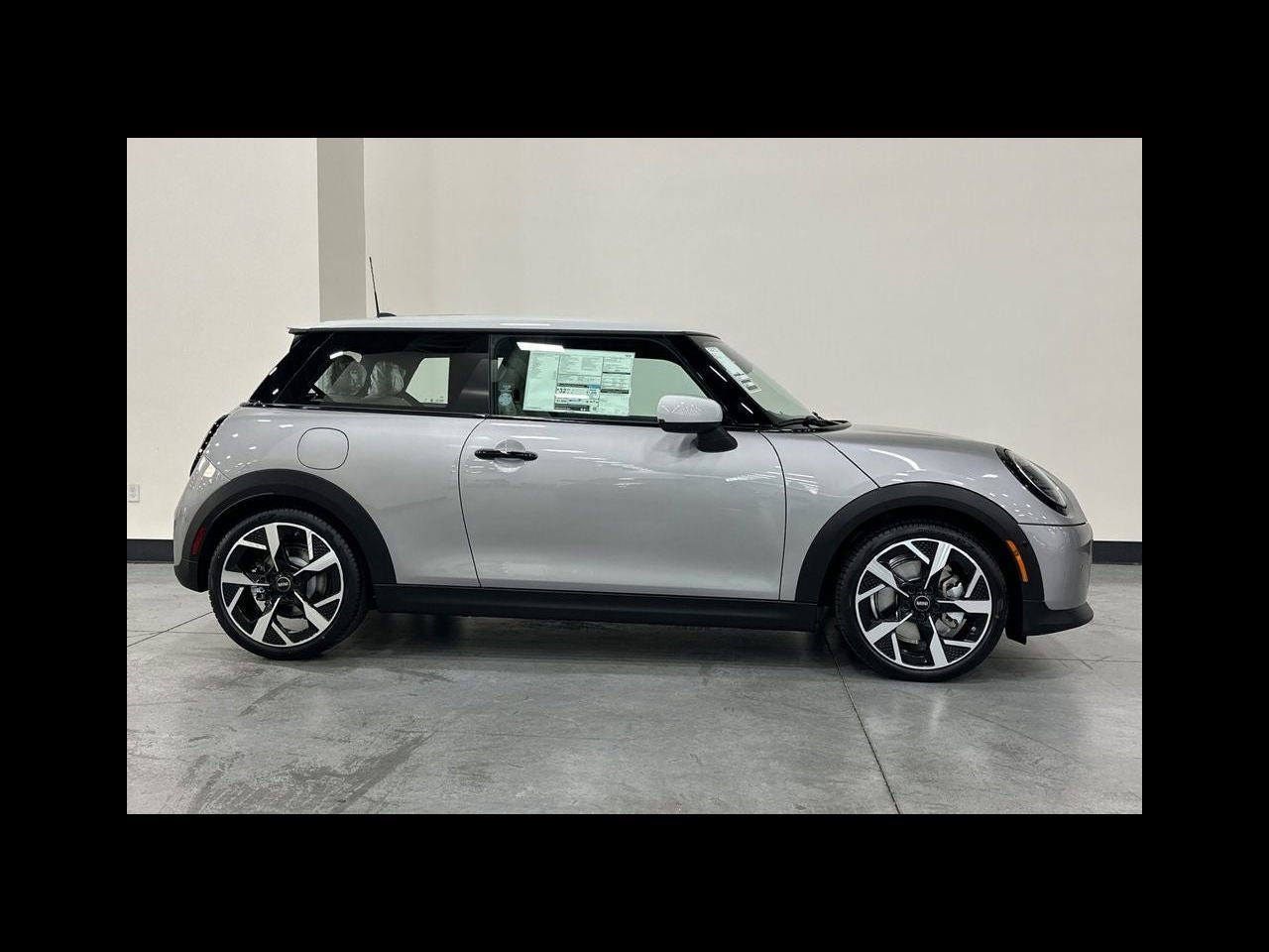 2026 MINI 2 DOOR ICONIC