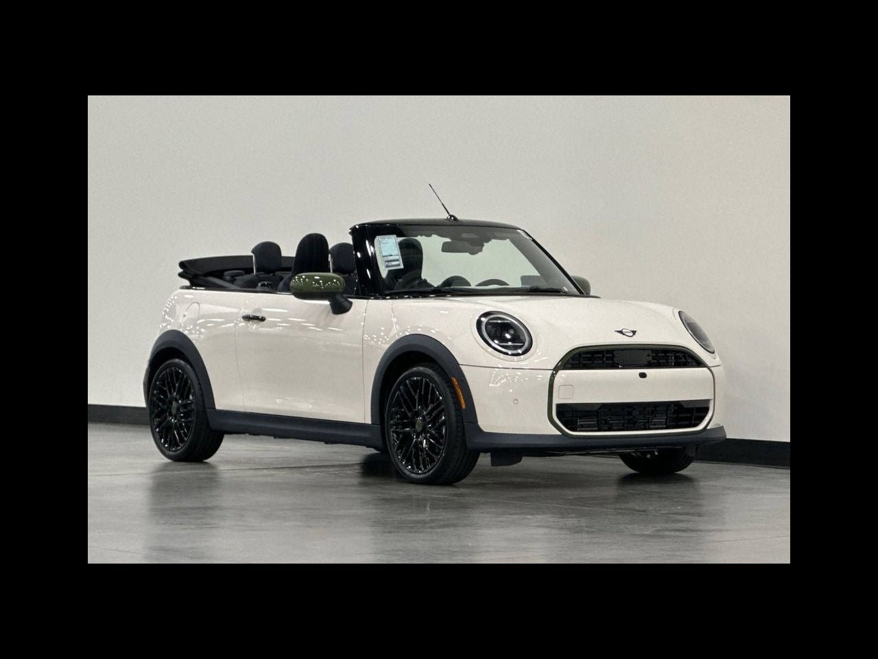 2027 MINI CONVERTIBLE ICONIC