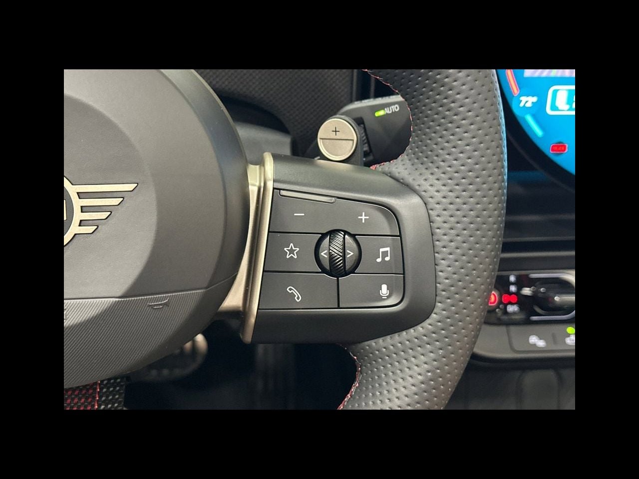 2025 MINI CONVERTIBLE Iconic