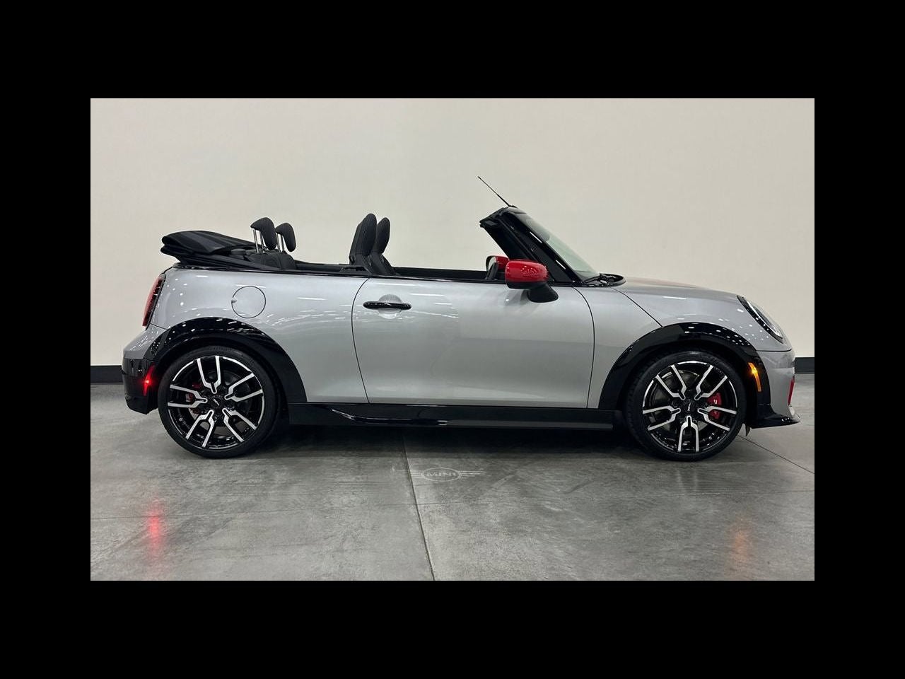 2025 MINI CONVERTIBLE Iconic