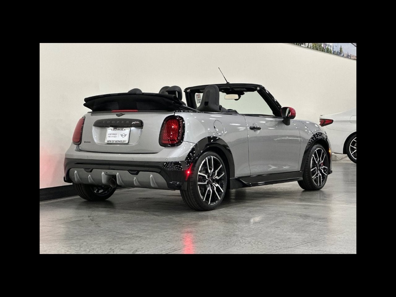 2025 MINI CONVERTIBLE Iconic