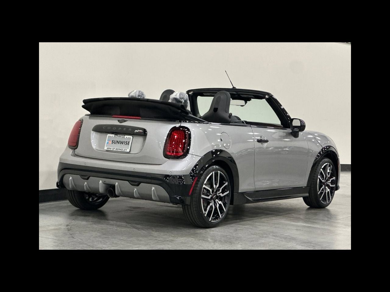 2026 MINI CONVERTIBLE ICONIC