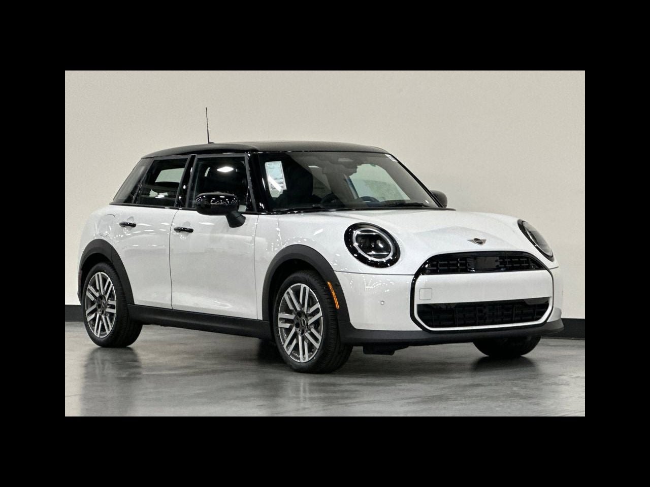 2026 MINI 4 DOOR SIGNATURE PLUS