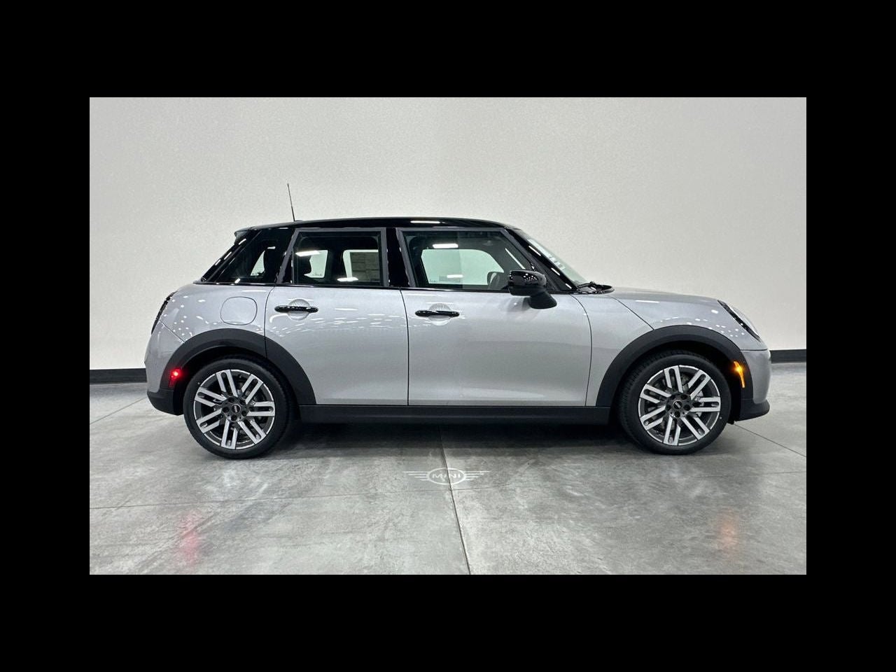 2026 MINI 4 DOOR SIGNATURE PLUS