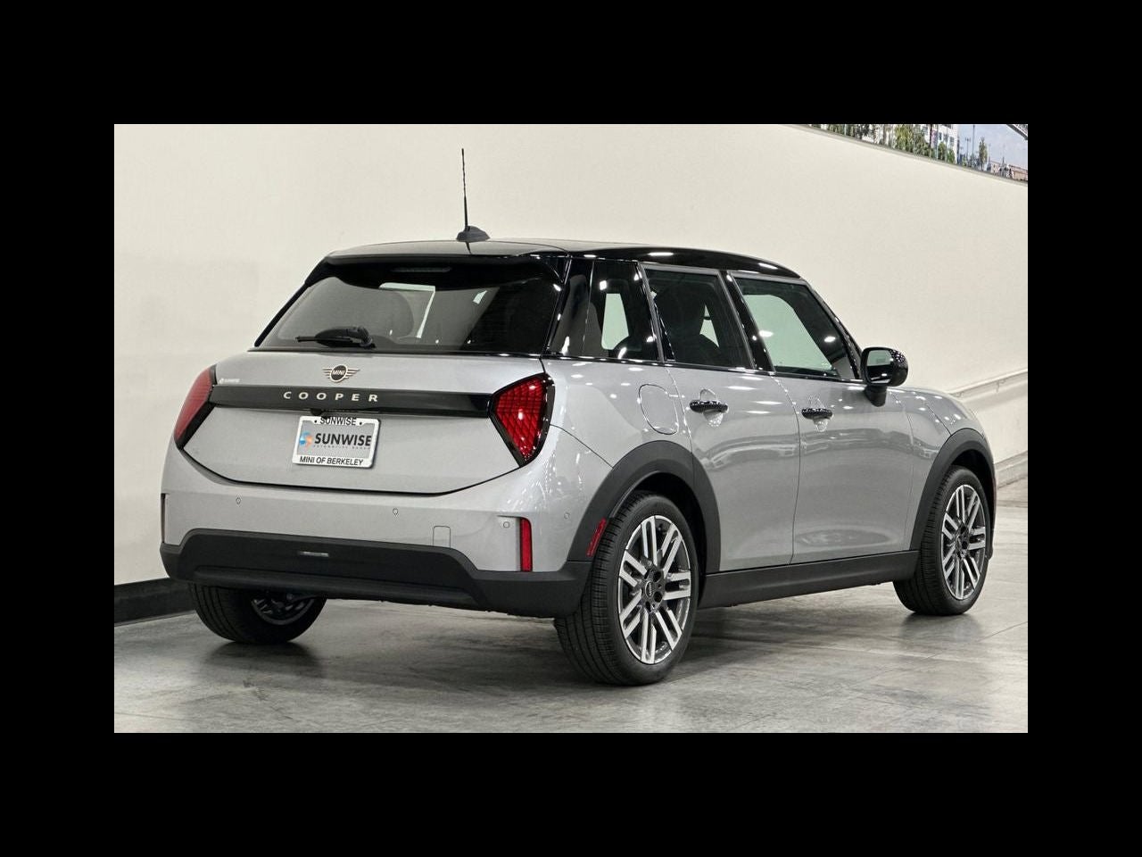 2026 MINI 4 DOOR SIGNATURE PLUS