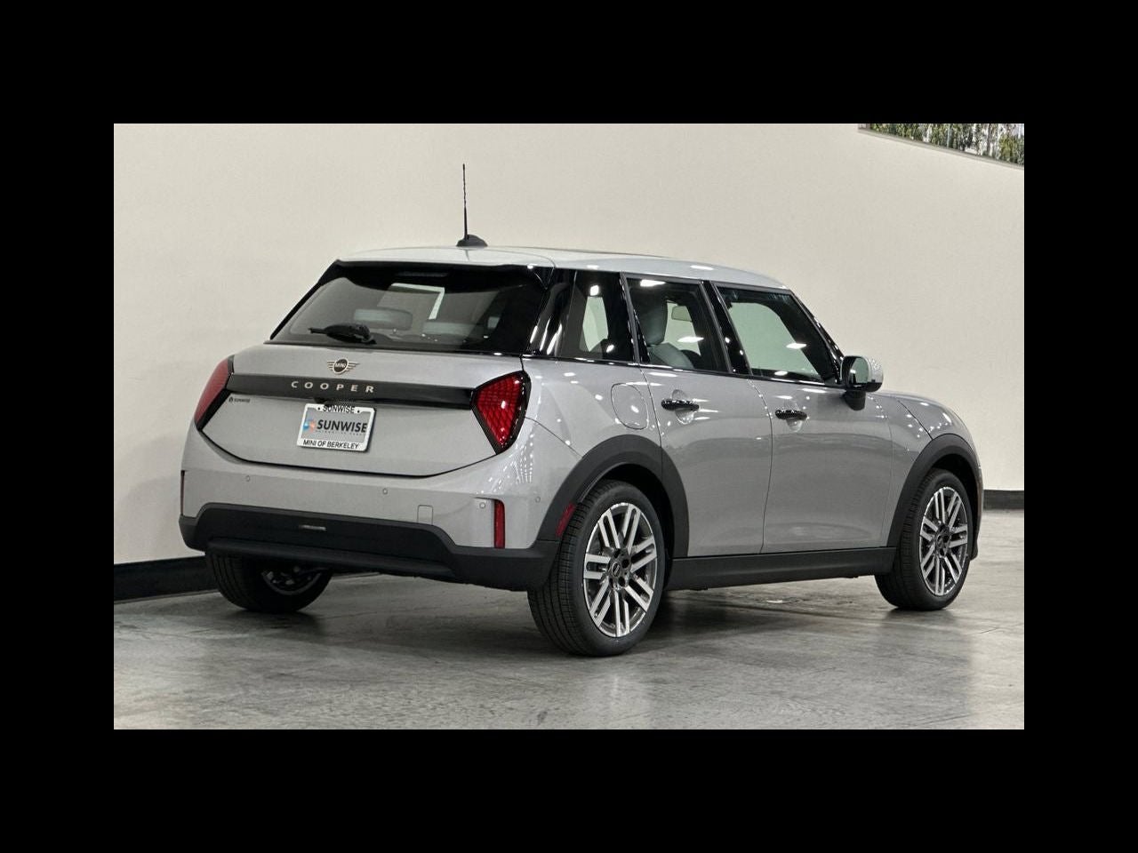 2026 MINI 4 DOOR SIGNATURE PLUS