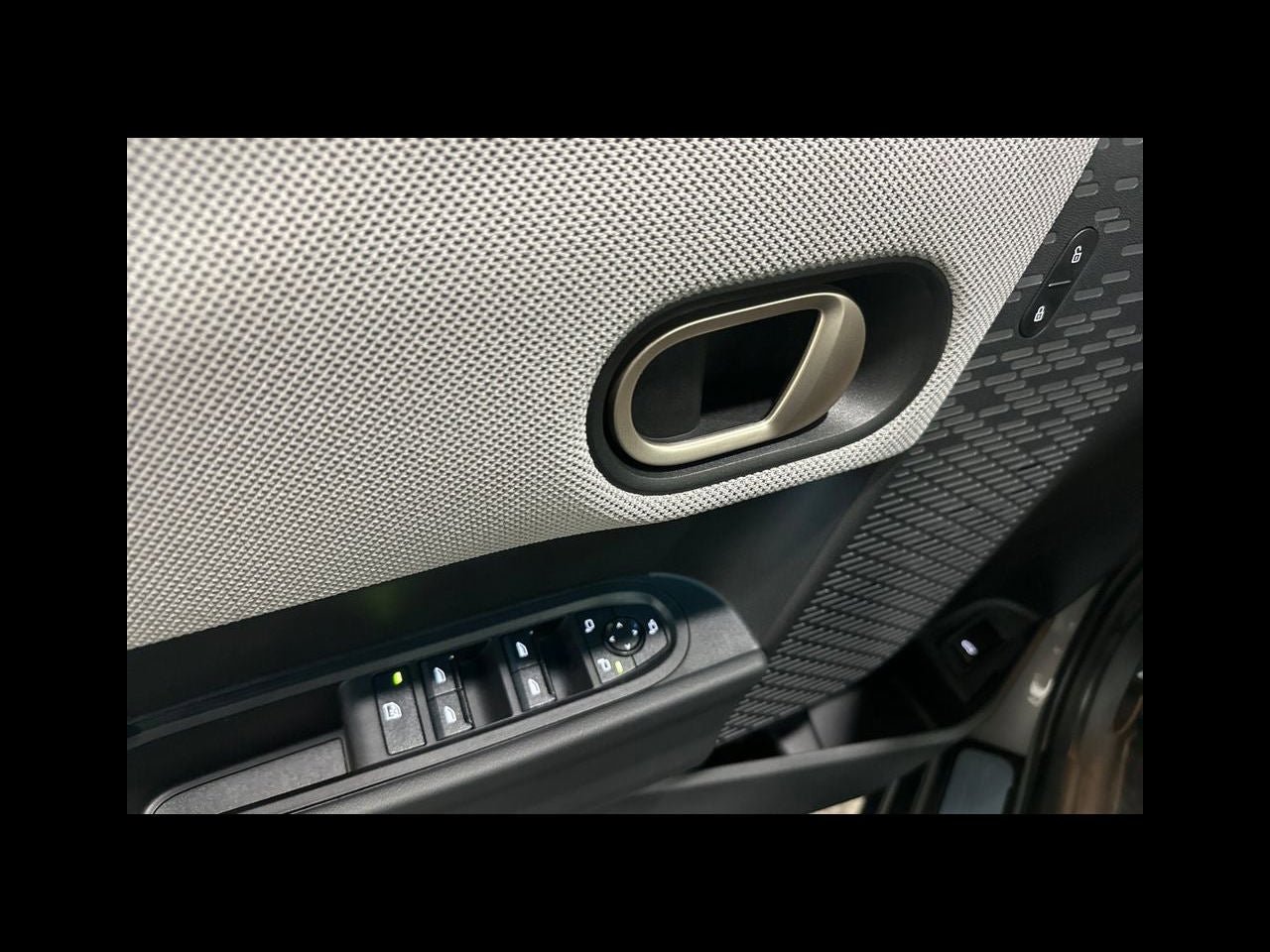 2026 MINI 4 DOOR ICONIC