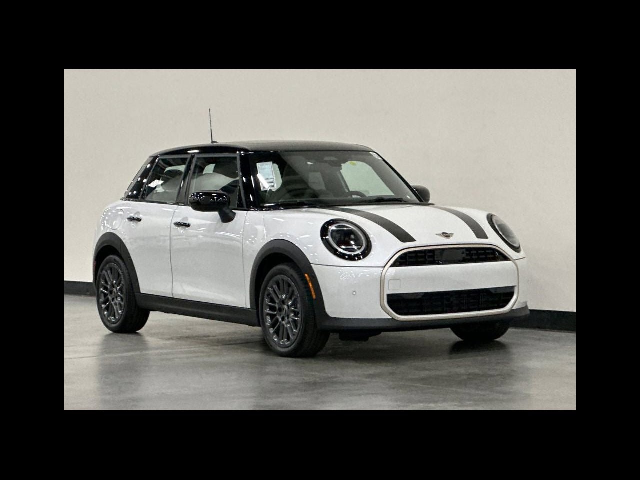 2026 MINI 4 DOOR SIGNATURE PLUS