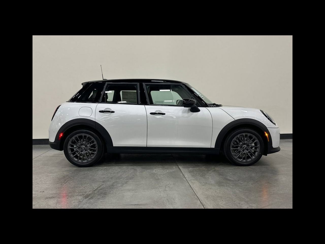 2026 MINI 4 DOOR SIGNATURE PLUS