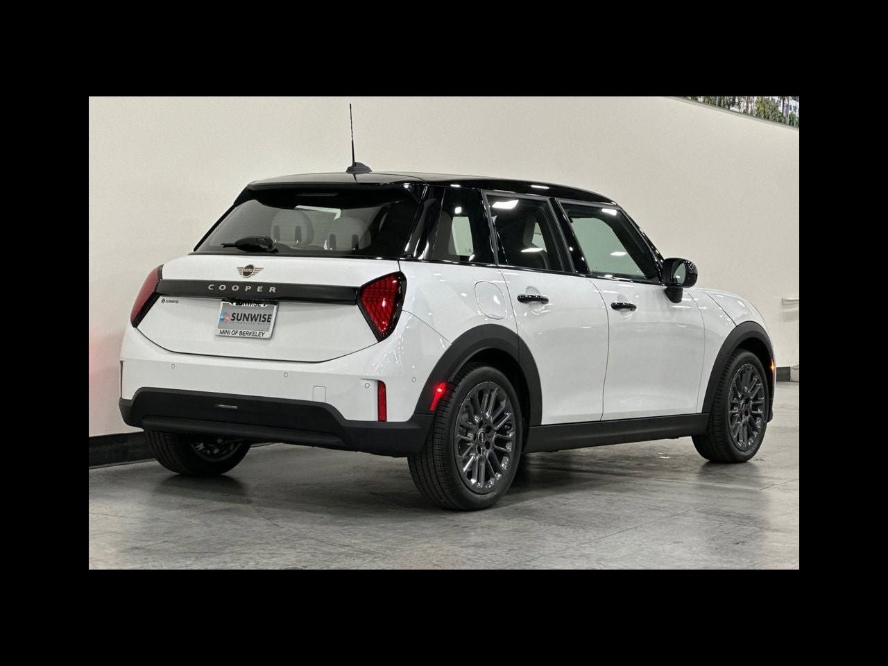 2026 MINI 4 DOOR SIGNATURE PLUS